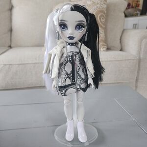 🌈 MGA Rainbow High Shadow Series Heather Grayson 10" Fashion Doll Beautiful